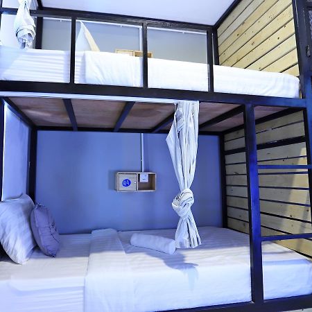 Oops Hostel Siem Reap Extérieur photo
