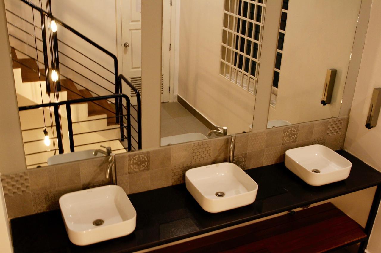 Oops Hostel Siem Reap Extérieur photo