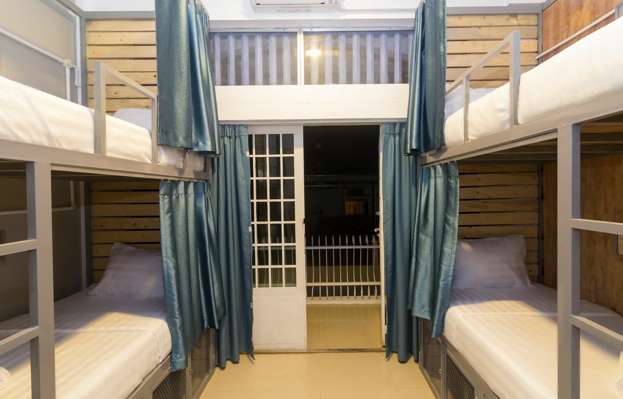 Oops Hostel Siem Reap Extérieur photo